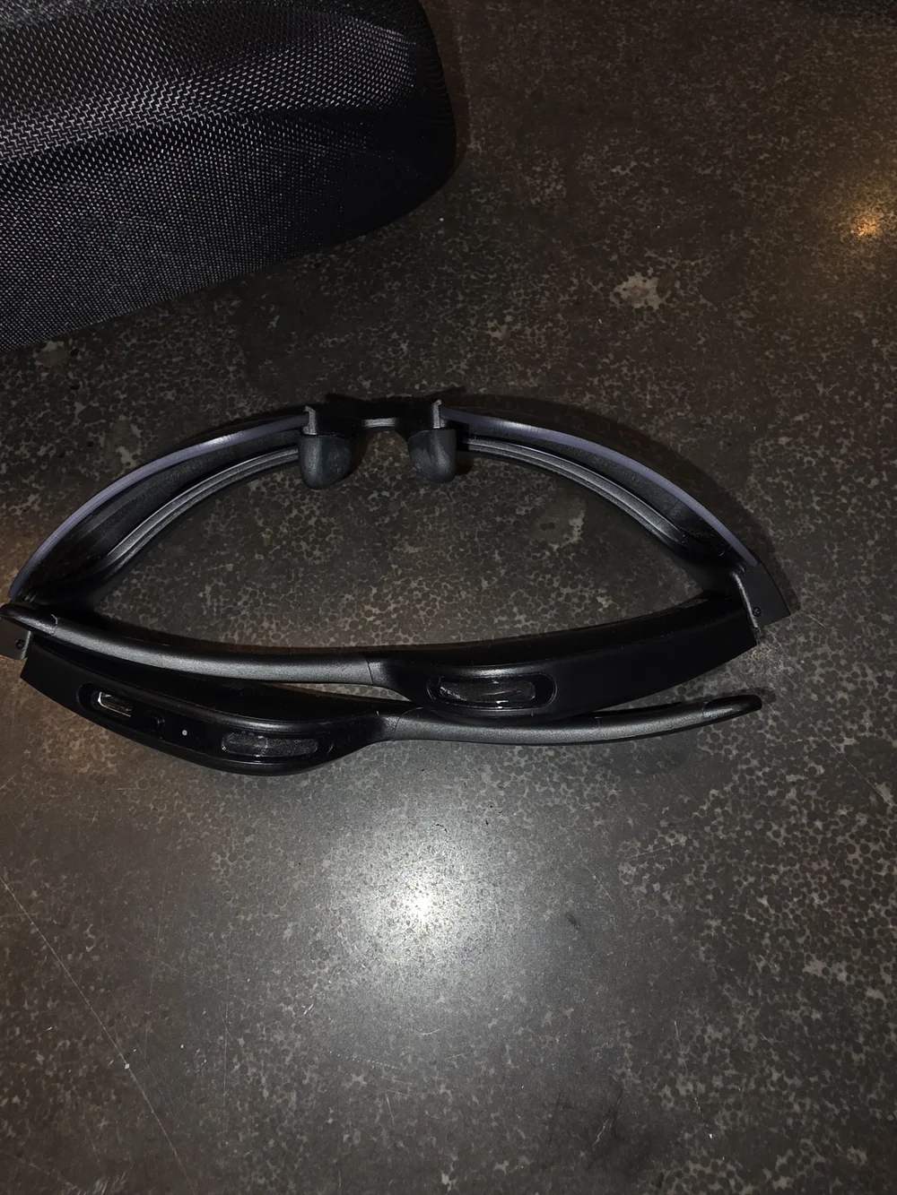 Bose Black Sunglasses with Protective Case - Picture 8 of 12
